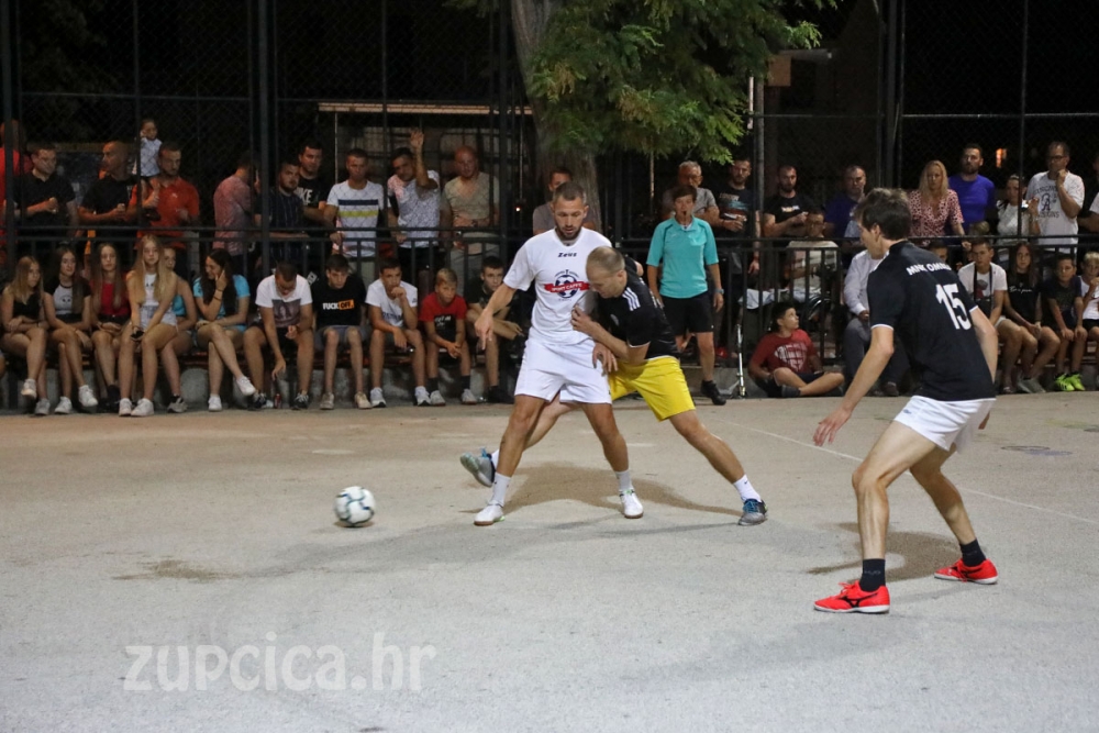 Tradicionalno neugodni, Konoba Vinica Monković i Mje&scaron;alice upisali pobjede, večera&scaron;nje utakmice odgođene