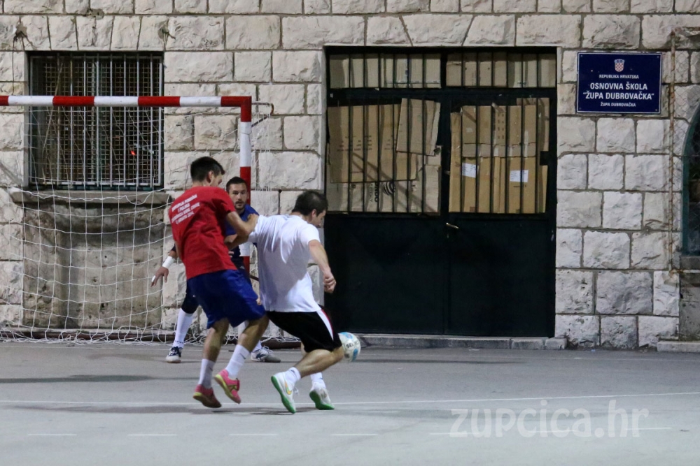 U finalu Malonogometnog turnira "Župa 2024" večeras igraju Sport caffe Čibača i Ponosni