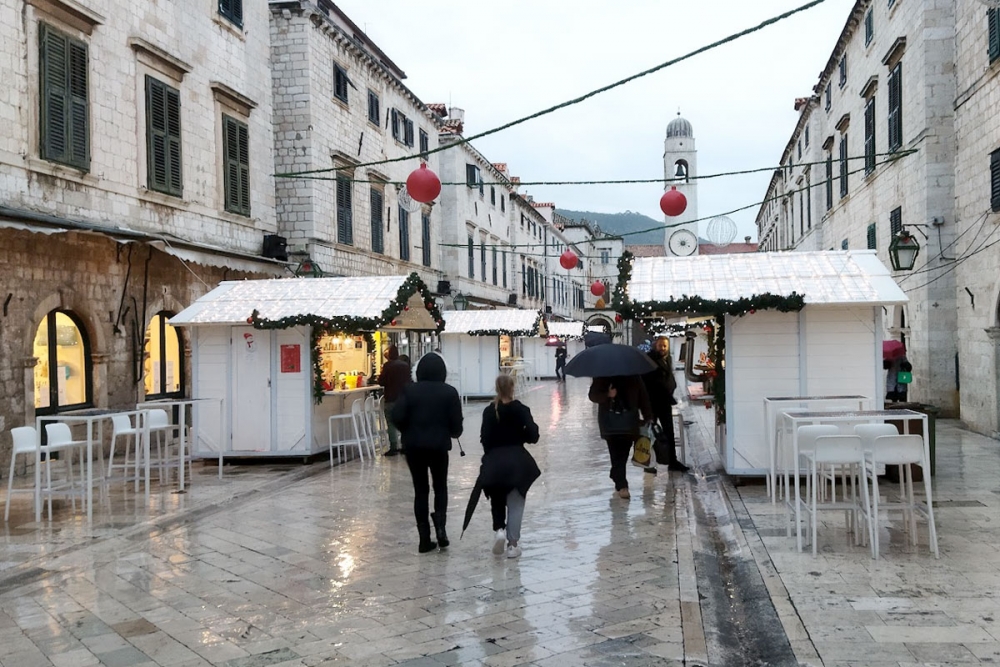 Raspisan Javni poziv za davanje u zakup blagdanskih kućica u okviru Dubrovačkog zimskog festivala