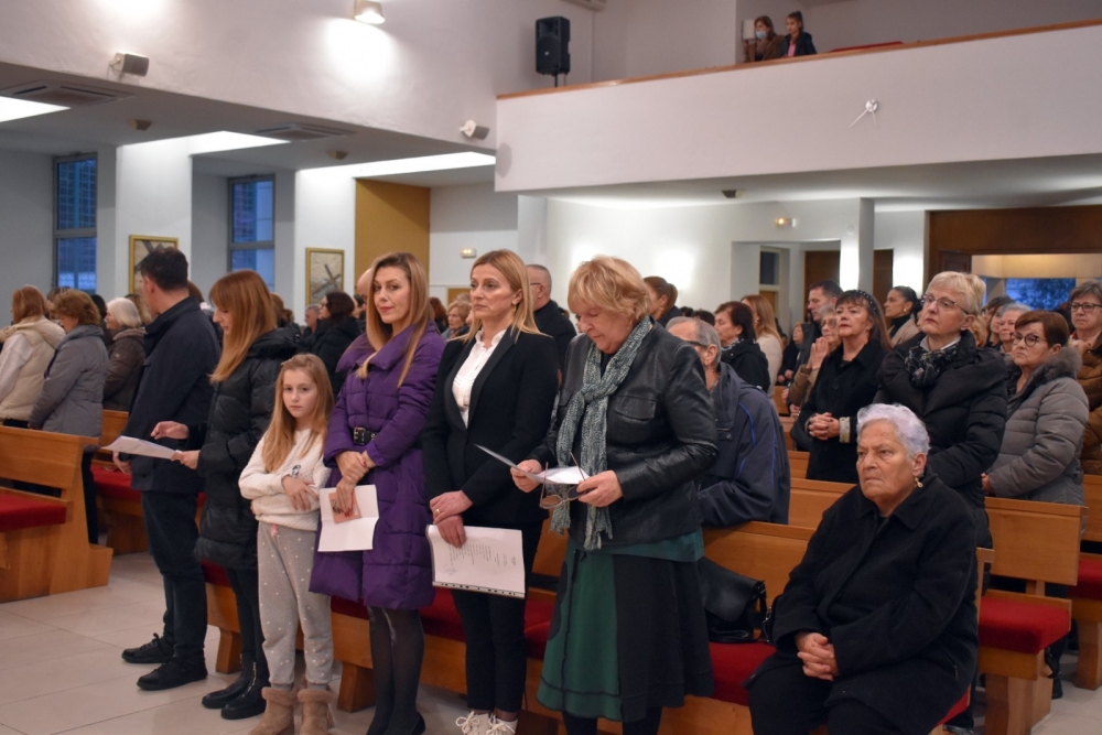 Susret obitelji triju dekanata u sv. Mihajla o prednostima suosjećajne komunikacije (FOTO)