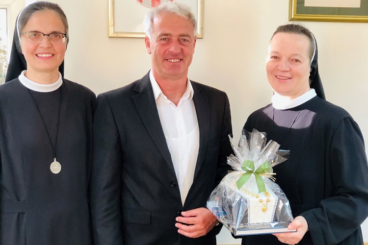 Nardelli časnim sestrama koje odlaze iz Župe Mandaljena zaželio uspjeh u daljnjem radu