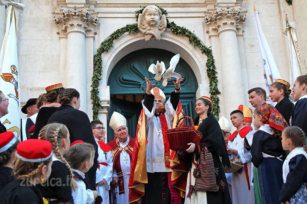 Kandelora - Otvaranje 1053. Feste svetog Vlaha ispred Parčeve crkve u 15.30 sati
