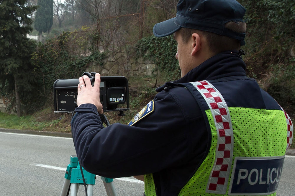 Akcija prometne policije; Pojačan nadzor tijekom cijelog vikenda, posebno u noći sa subote na nedjelju