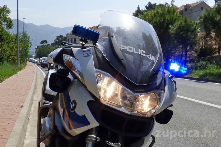 Prometna policija najavila preventivno &ndash; represivnu akciju &bdquo;Kori&scaron;tenje pokazivača smjera&ldquo;
