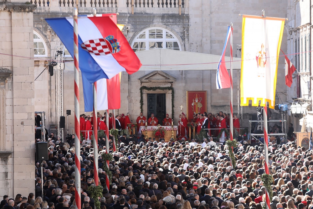 Zadarski nadbiskup Milan Zgrablić predvodio euharistijsko slavlje svetkovine Sv. Vlaha (FOTO)