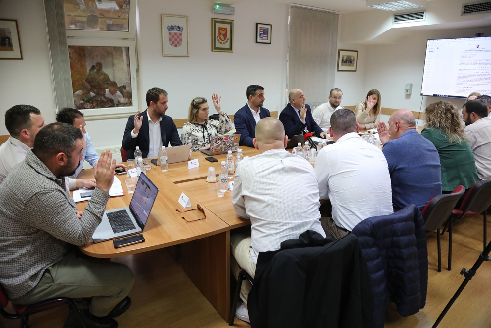 Općinsko vijeće donijelo Odluku o uređenju prometa, temeljni dokument za razradu i razvoj upravljanja prometom (FOTO)