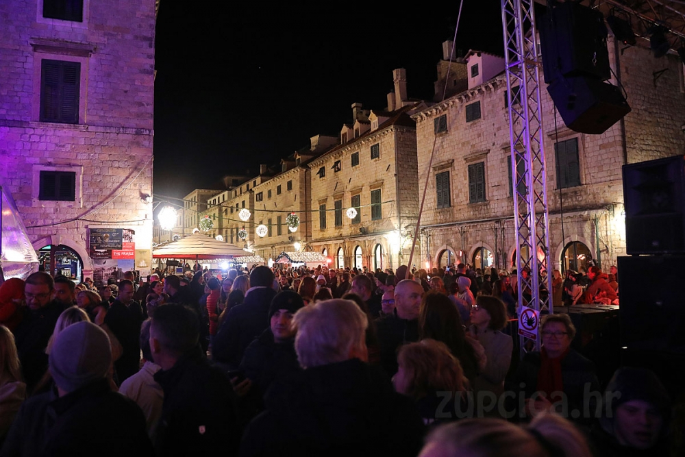 Raspisan Javni natječaj za davanje u zakup adventskih kućica u okviru Dubrovačkog zimskog festivala