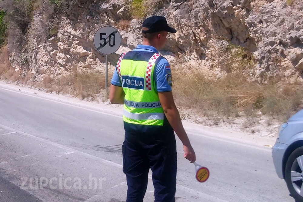 U deset prometnih nesreća četvoro teže ozlijeđenih, 371 osoba sankcionirana zbog prekoračenja brzine