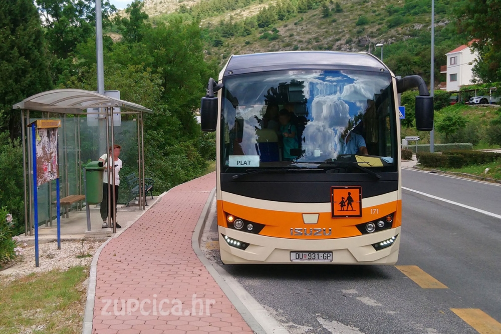 Župska općina i ove godine subvencionira autobusne pokazne karte učenicima
